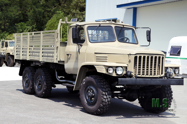 Dongfeng Полноприводной дизельный автомобиль_EQ2082 Однорядный остроконечный внедорожный грузовик с двойным остеклением грузоподъемностью 4 тонны Экспортный специальный автомобиль