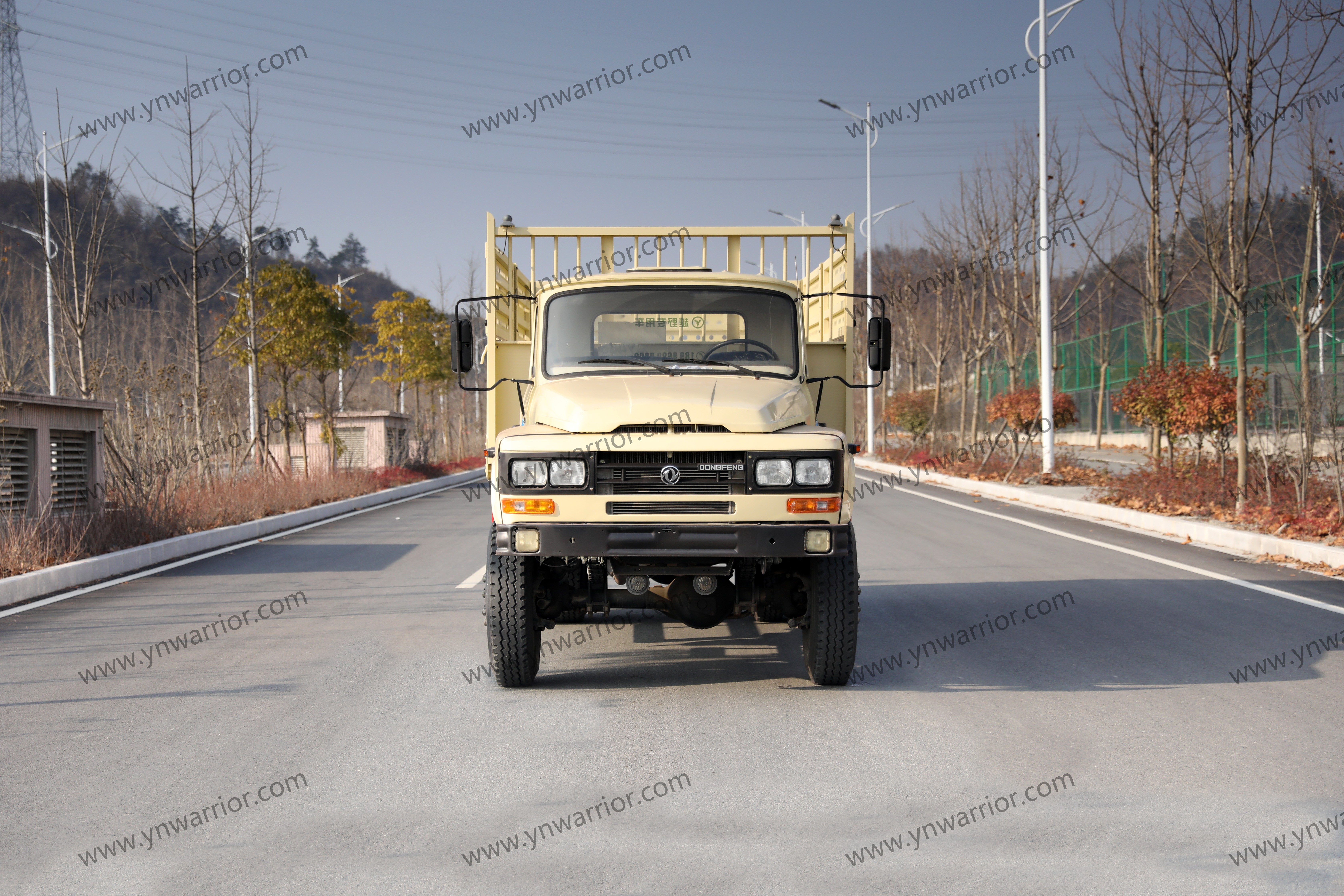 Dongfeng 4x4 внедорожного грузовика с длинным нозом 