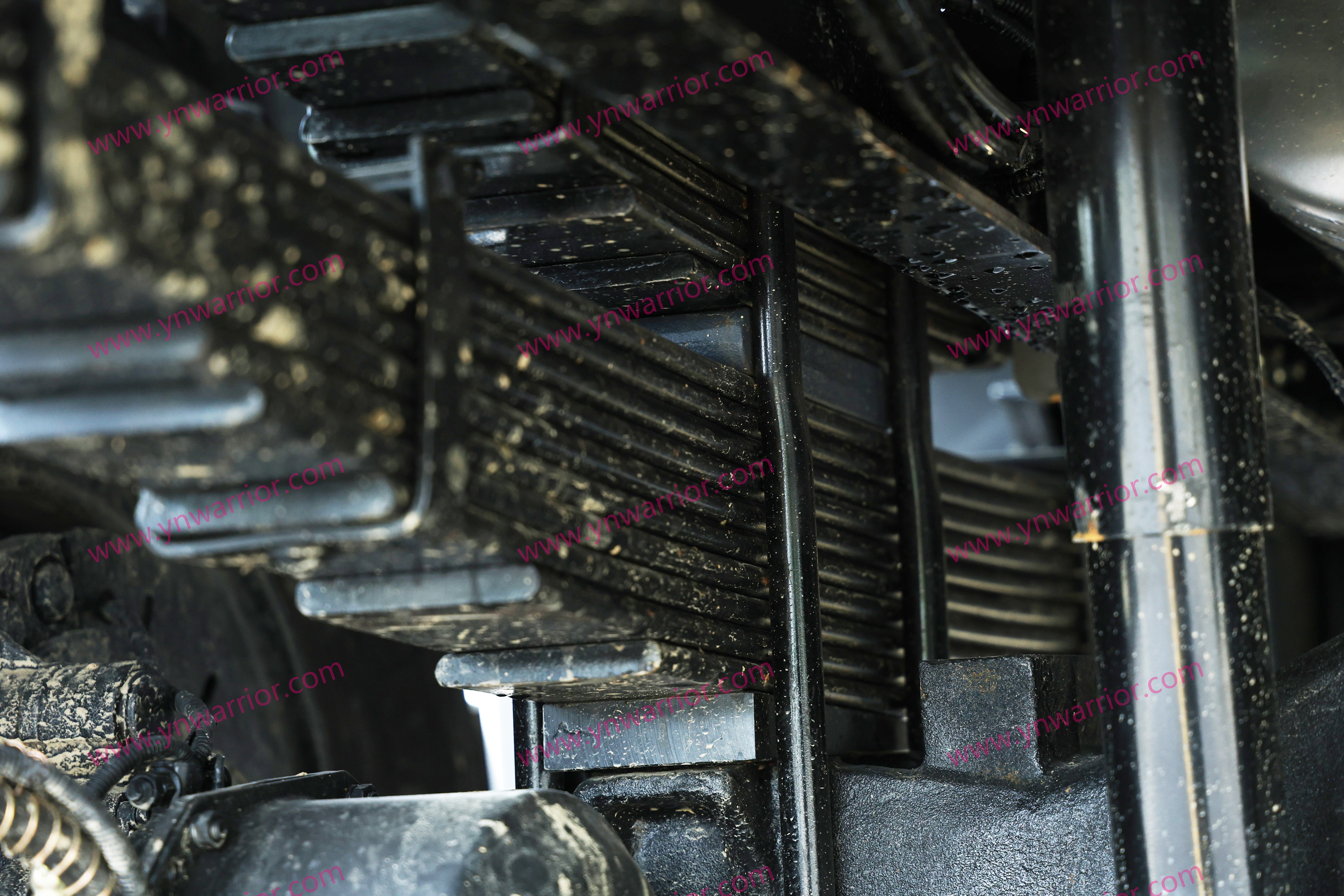 задняя рессорная подвеска китайского бронетранспортера 