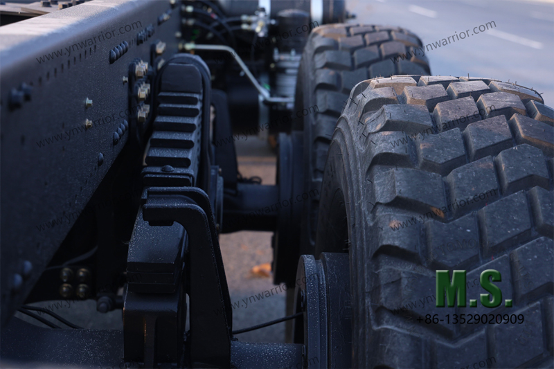 Шасси грузовика Dongfeng 6x6 с длинным носом и кабиной, тяжелая стандартная листовая рессора Шасси 