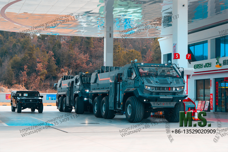 большим автобусом и прокатным 