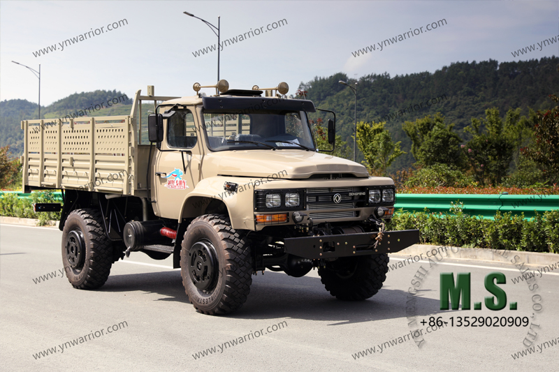 Dongfeng Военные войска несут грузовики 