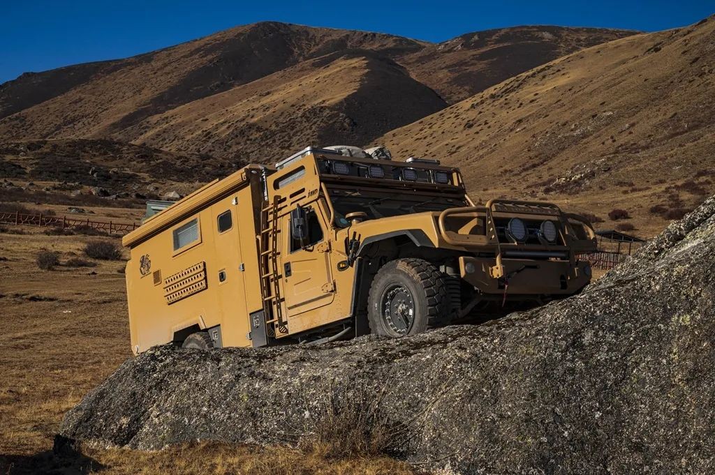 4x4 Самая продвинутая внедорожная версия Экспедиционная версия для бездорожья 