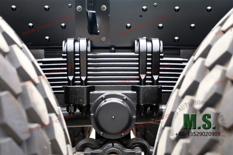 с несколькими сверхмощными листовыми рессорами Внедорожное массивное передвижное шасси 