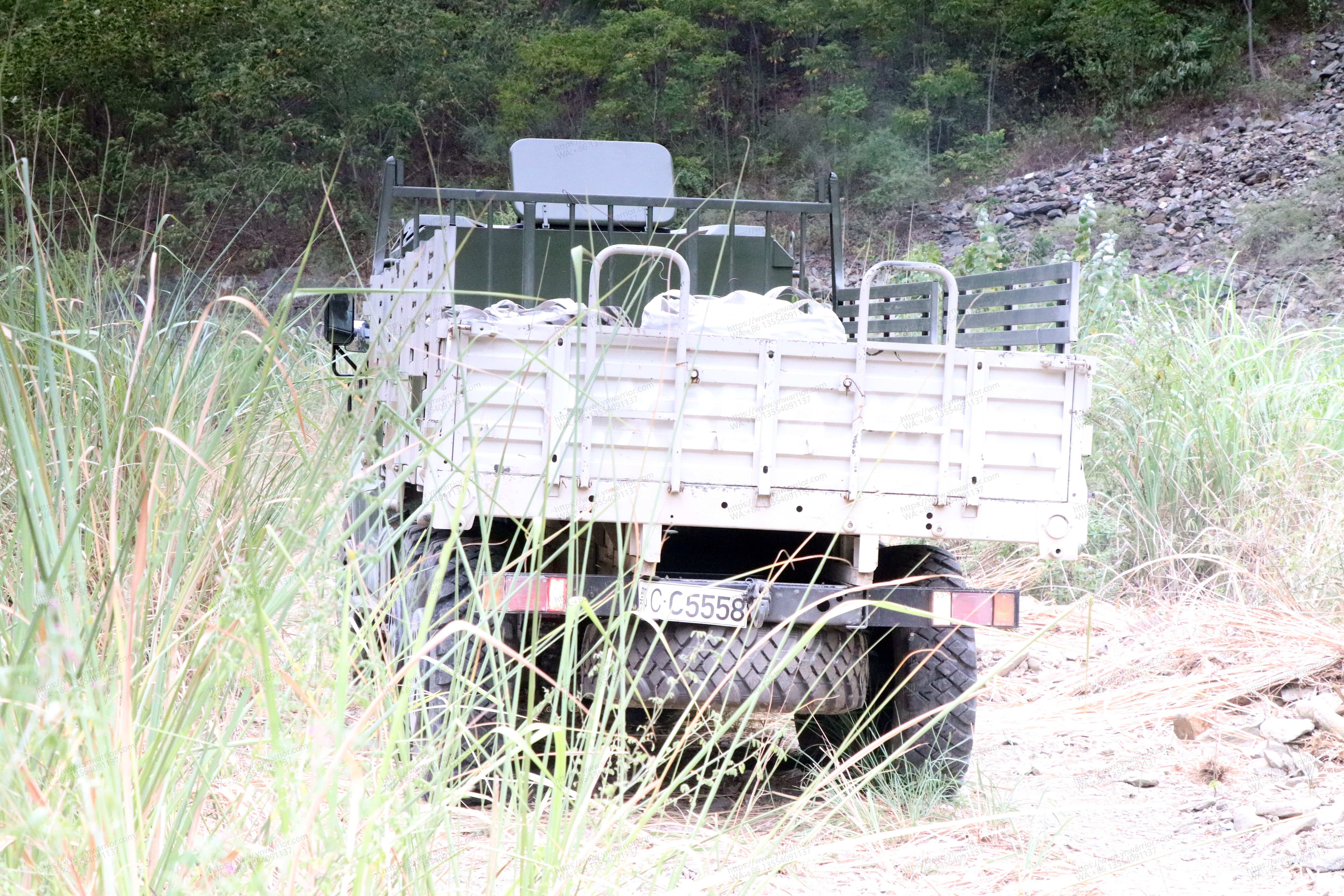 Dongfeng 6x6 Военный боевой боевой боевой боевой боевой военный грузовик 