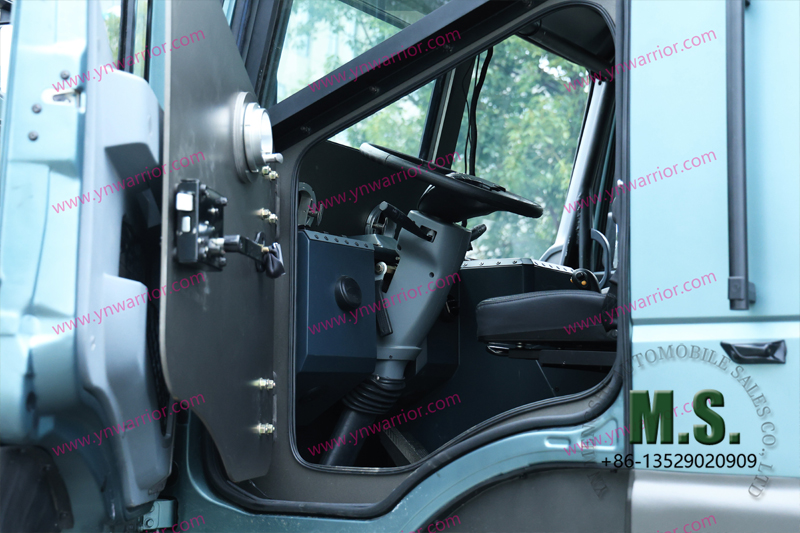 двойные защитные двери бронемашины, 