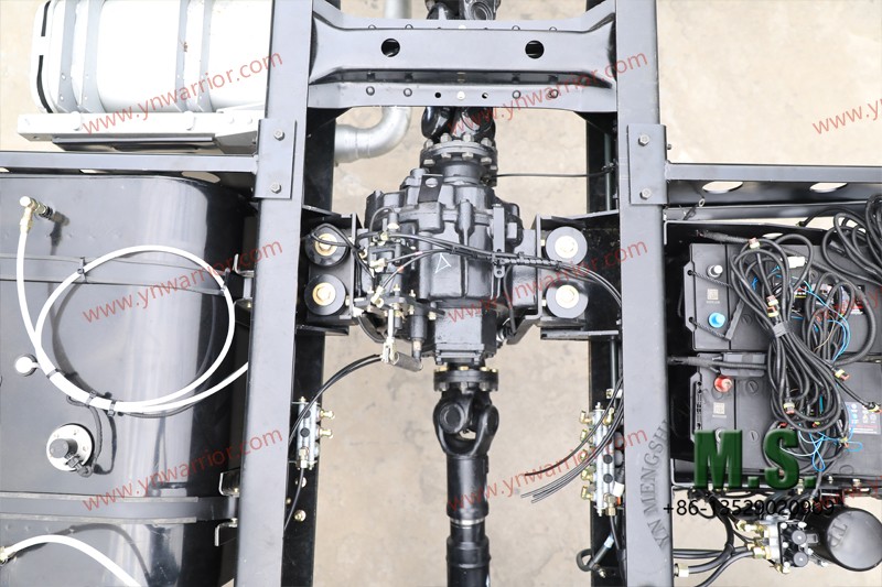 коробка внедорожного массивного подвижного шасси 6x6 