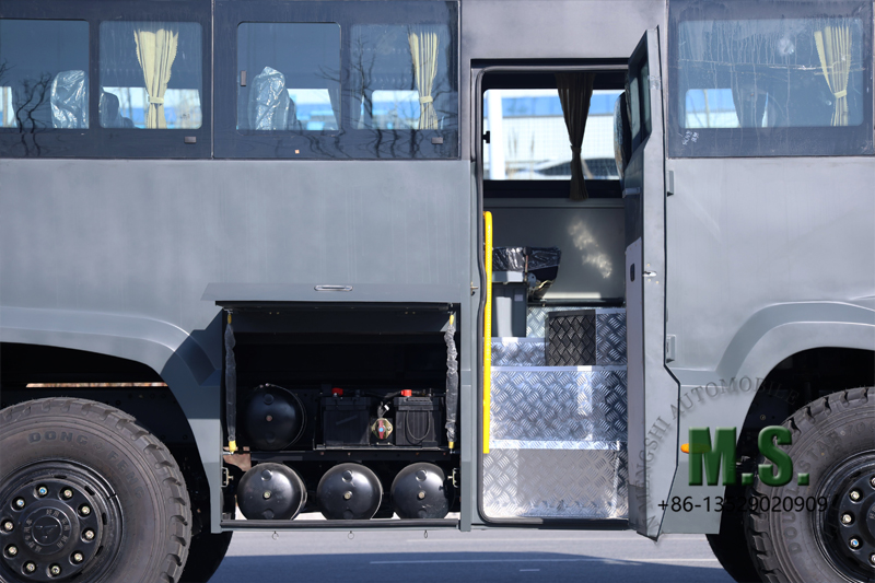 Dongfeng Автобус повышенной проходимости 6x6 моторный отсек Dongfeng Внедорожный автобус 6x6 введите количество шагов 