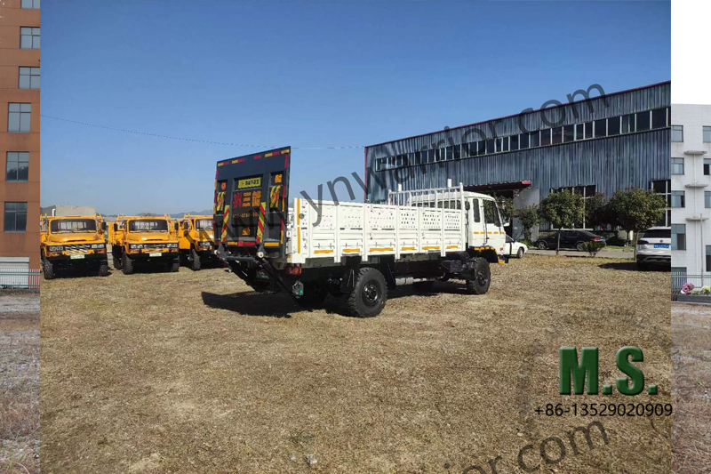 Hydraulic Lift Gate on white truck 