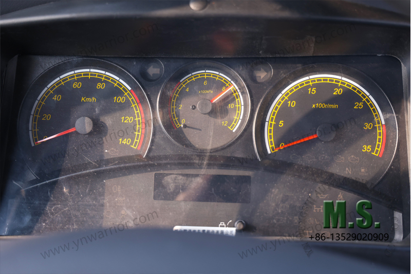 Dongfeng 11-тонный грузовик повышенной проходимости 6x6 с одним задним колесом простая приборная панель 