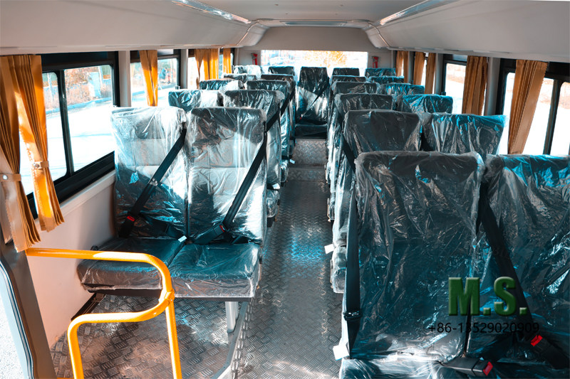 Dongfeng Автобус повышенной проходимости 6x6 с 3-точечным ремнем безопасности, расположение сидений 