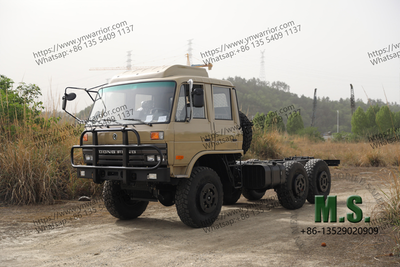 Dongfeng 6x6 double row truck in wild 
