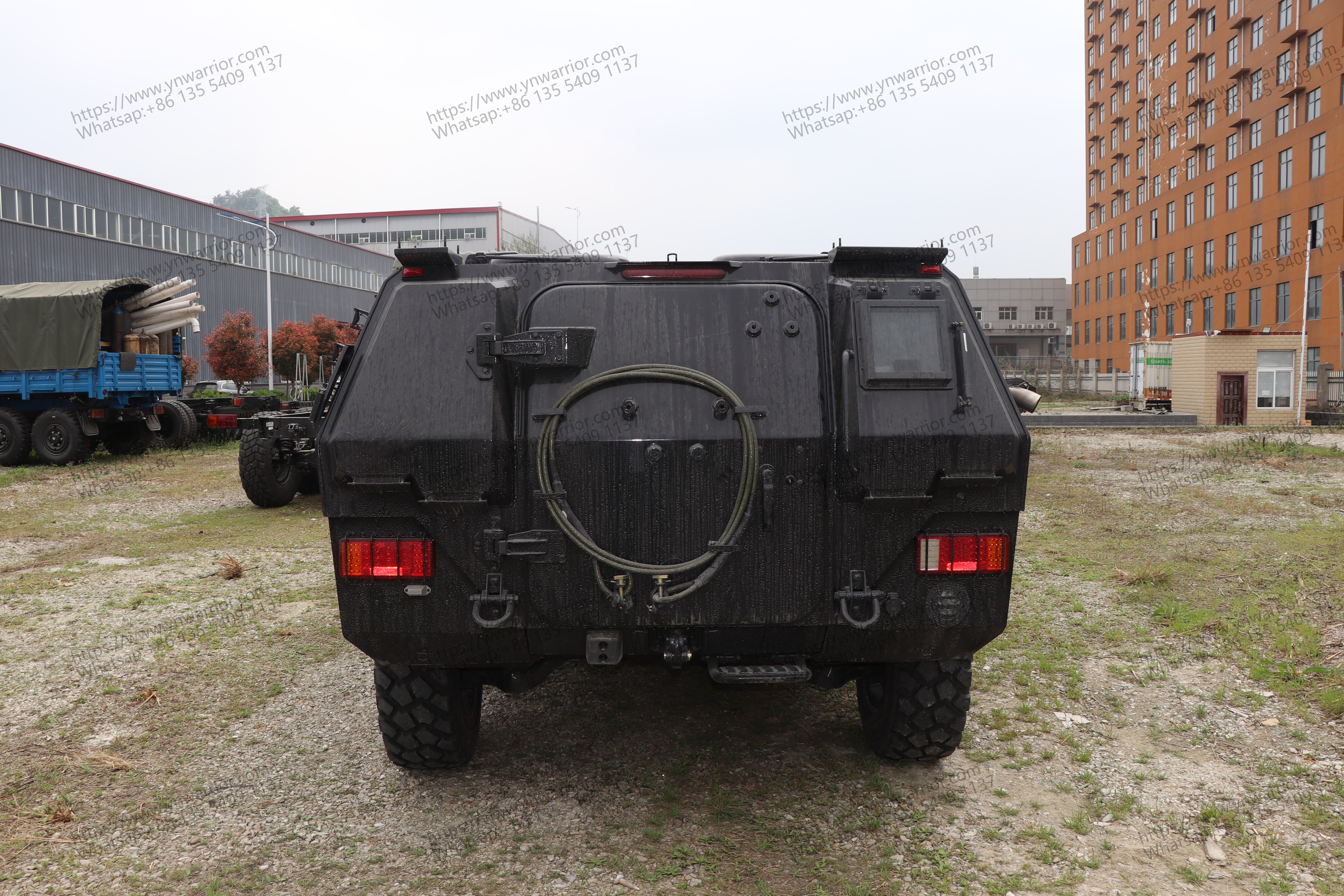 китайский военный автомобиль Полный автомобильный 