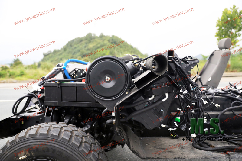 200-horsepower Cummins engine front and rear doulbe wish bone chassis 