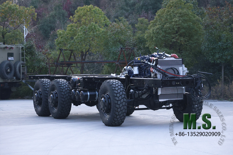 340-сильное подкатное шасси для автобуса с одинарными задними шинами 