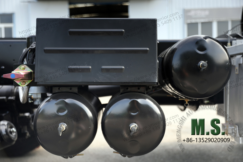 Dongfeng 6x6 heavy duty truck brake air pump 