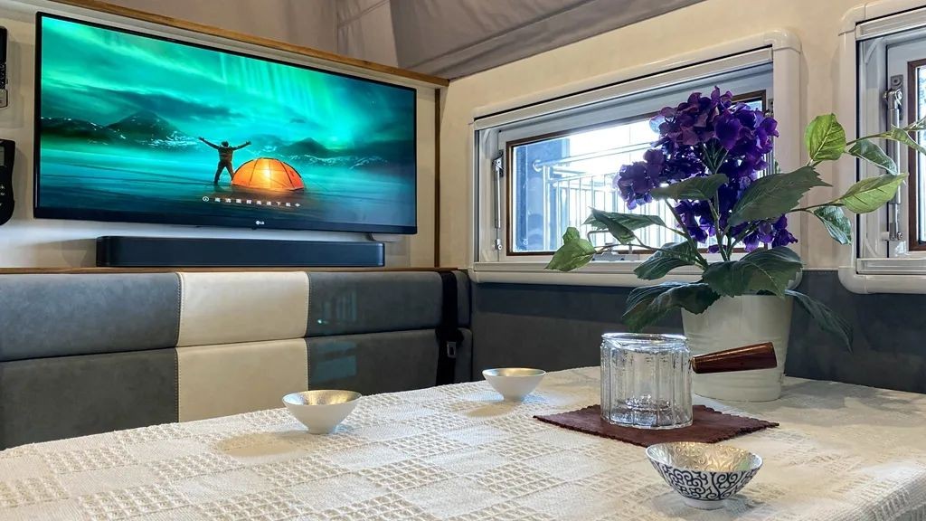 4x4 Версия для экспедиции для бездорожья с рабочим столом 